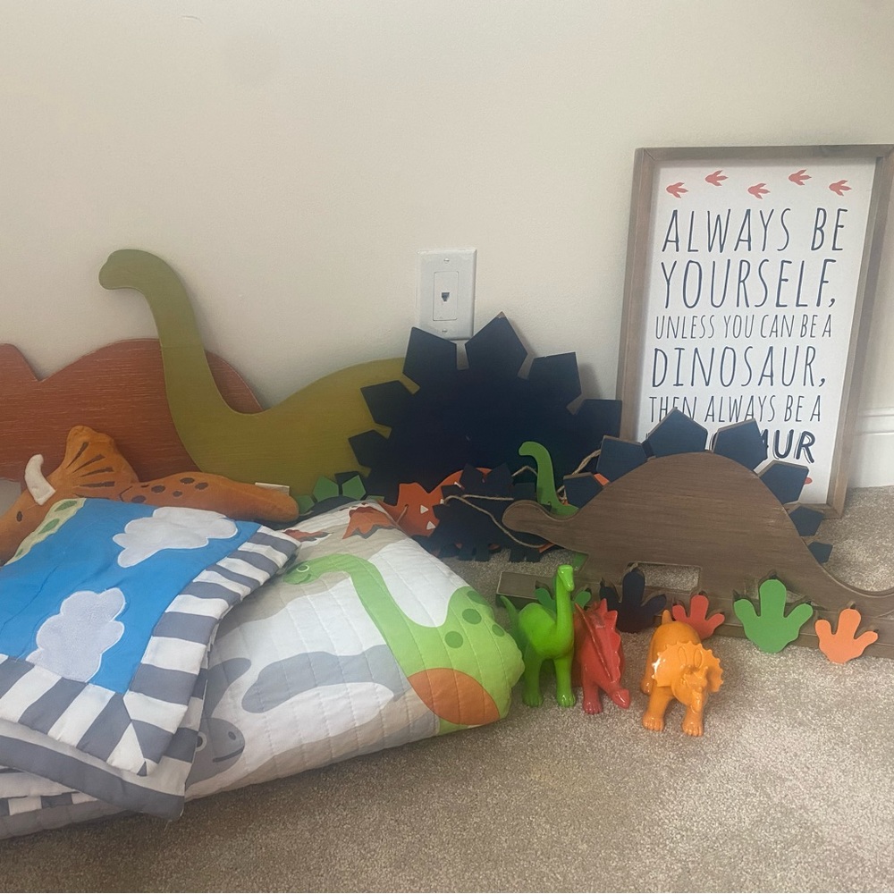 Dinosaur bedroom decor.